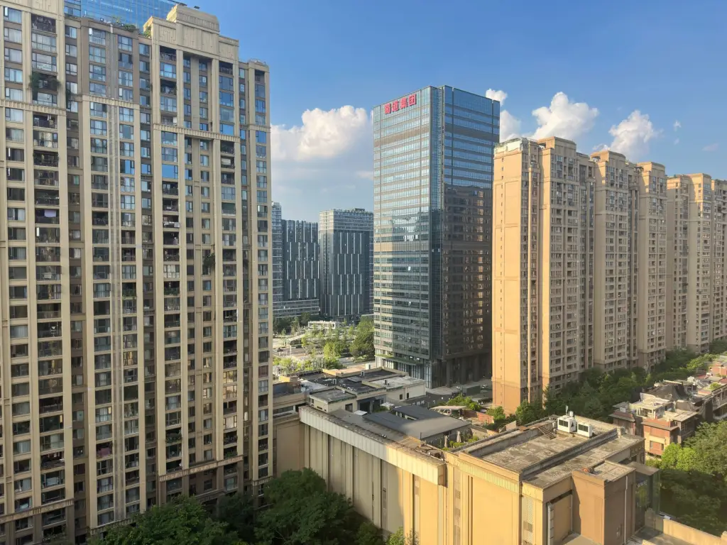 车间存储方案设计要点：货架与工具柜的选型搭配指南
