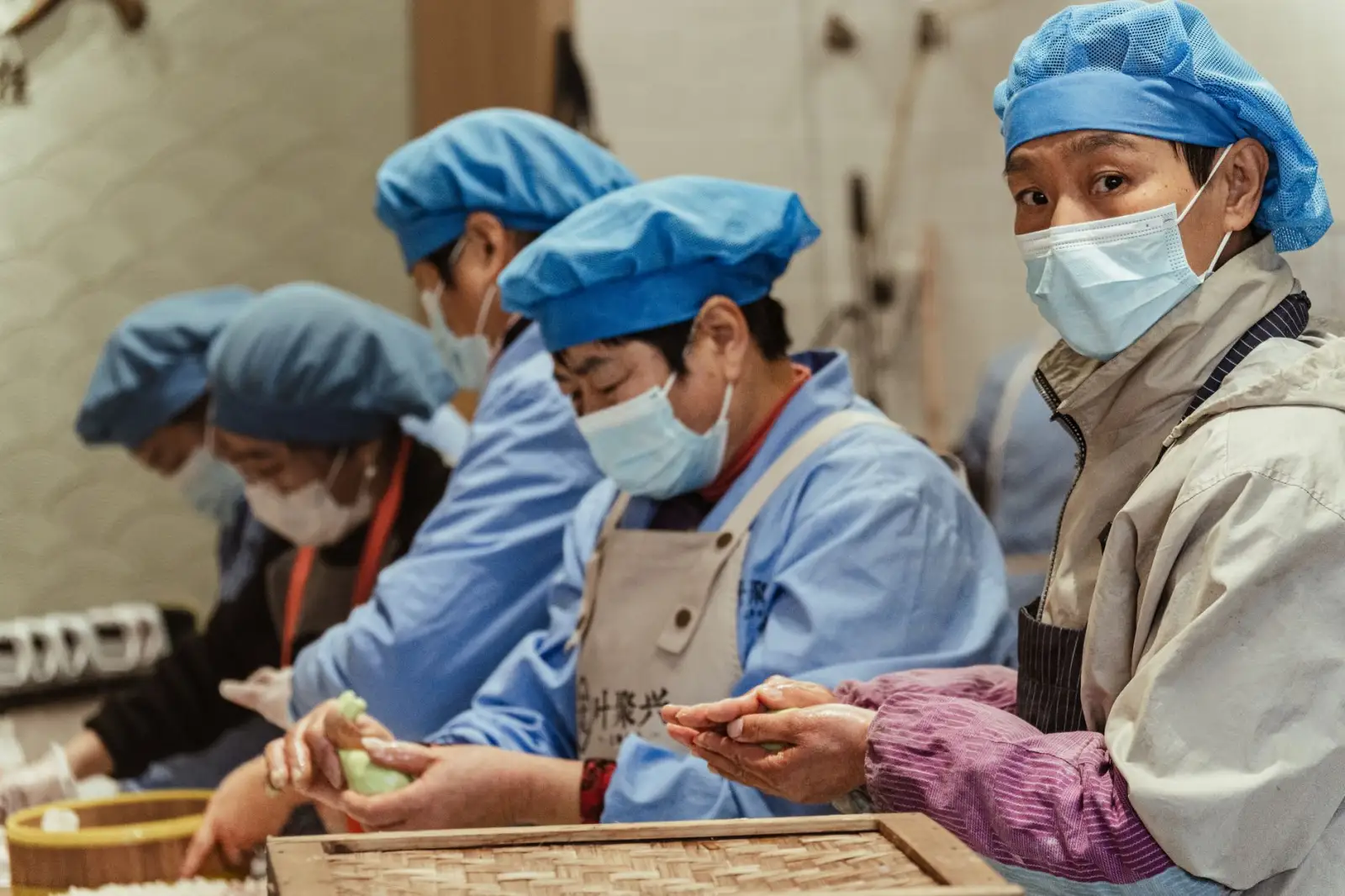 车间存储方案设计要点：货架与工具柜的协同布局实践