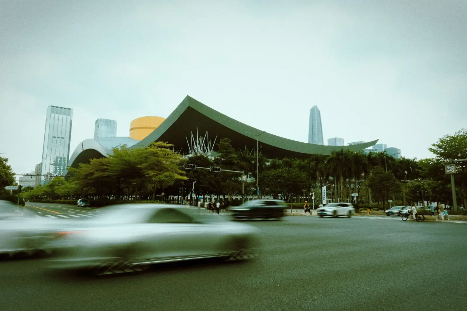 车间货架选型指南：不同仓库场景下的承重与结构对比