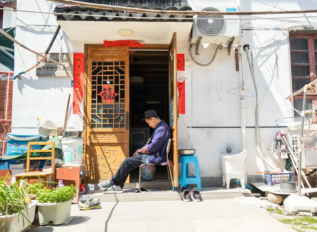 渝中区音迪娱货架与仓储笼型号参数及承重对比分析