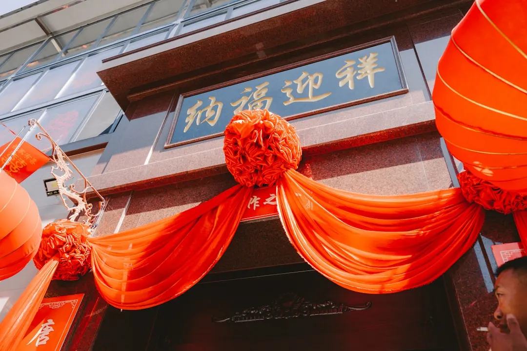 钢制货架与仓储笼搭配方案：提升仓库空间利用率的实战策略