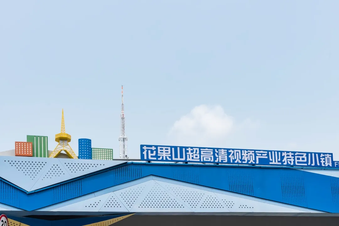 2025年车间存储设备选型要点：货架与工具柜配置方案解析