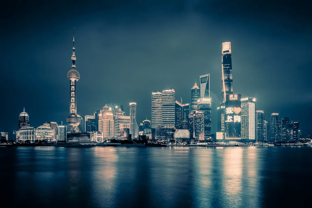 车间存储效率提升方案：货架与仓储笼的协同布局策略